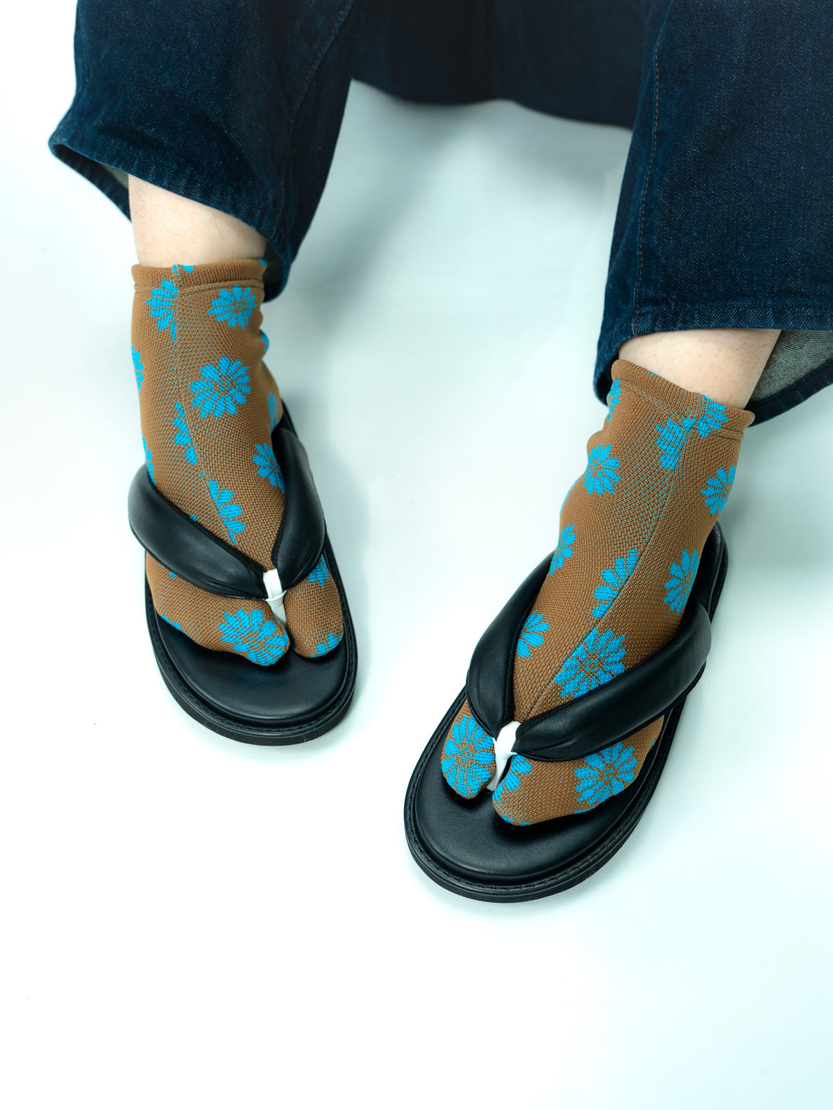 The Knit Tabi - Kiku Brown