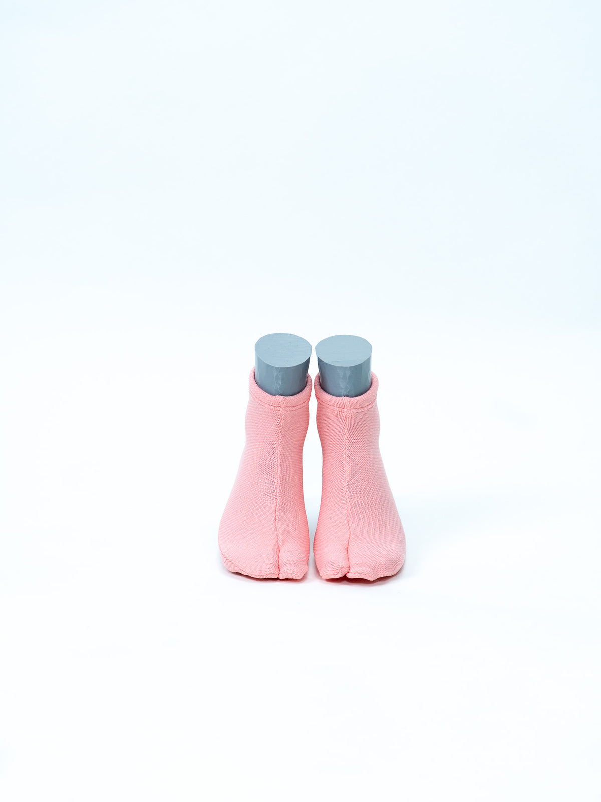 The Knit Tabi Sakura(桜・ピンク/シーズナルカラー)|左右一足を正面から|ISAMI