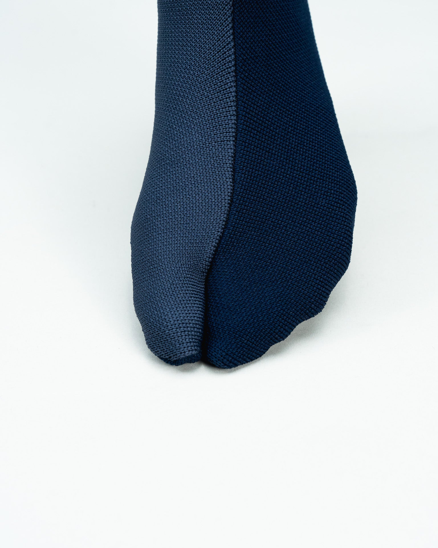 The Knit Tabi ネイビーデュオ|足袋のように仕立てた新しいジャンルのニット足袋|ISAMI