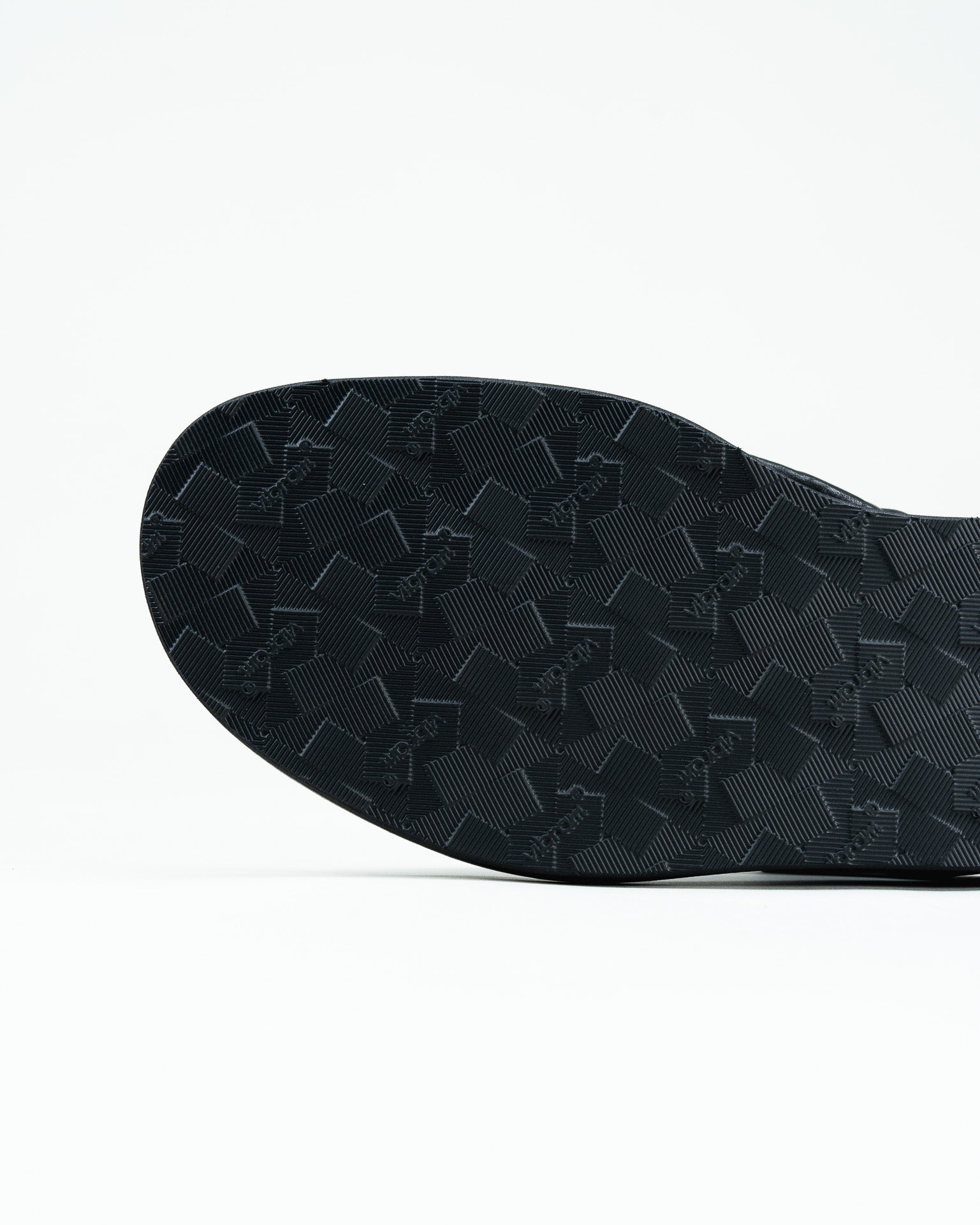 TUっKAKE|栃木レザー鼻緒×Vibramソールの足袋サンダル|ISAMI