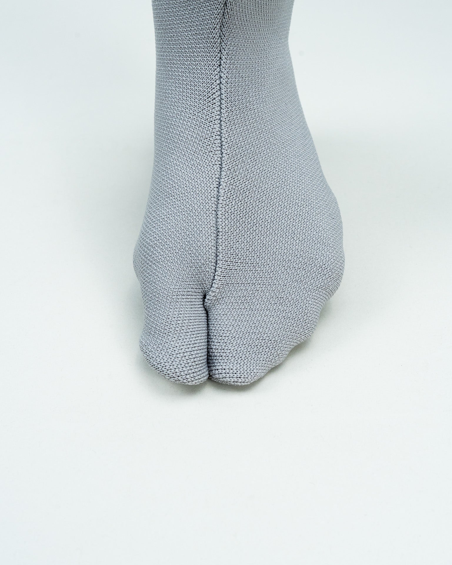 The Knit Tabi グレー|足袋のように仕立てた新しいジャンルのニット足袋|ISAMI