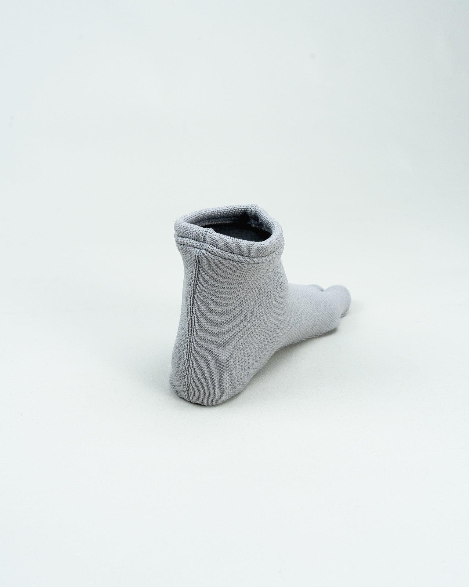 The Knit Tabi グレー|足袋のように仕立てた新しいジャンルのニット足袋|ISAMI