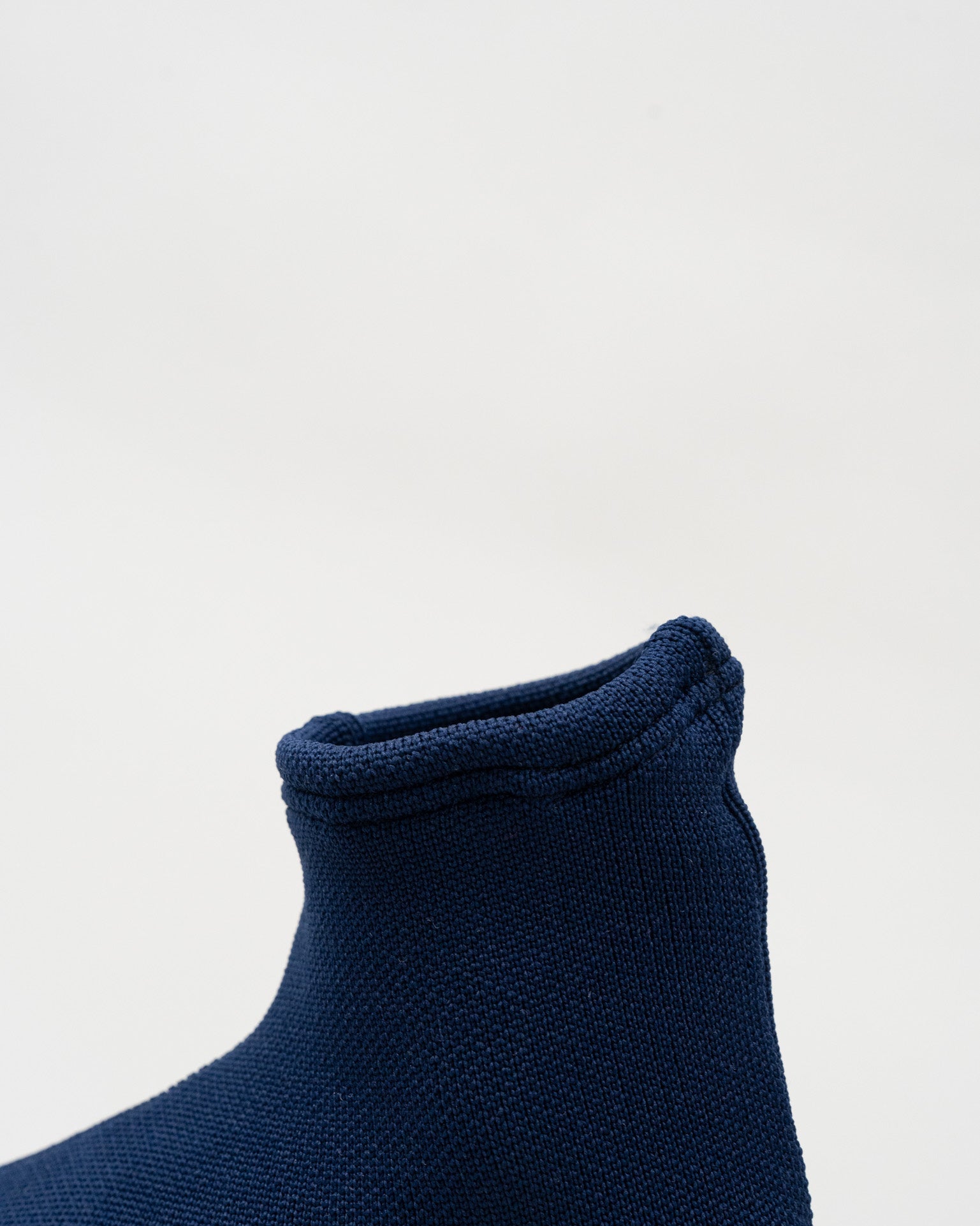 The Knit Tabi ネイビー｜足袋のように仕立てた新しいジャンルのニット足袋｜ISAMI